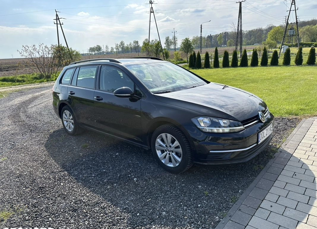 Volkswagen Golf cena 49900 przebieg: 130000, rok produkcji 2018 z Złotów małe 121